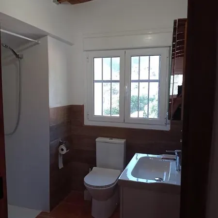 Adorable 1 Bedroom Apartment